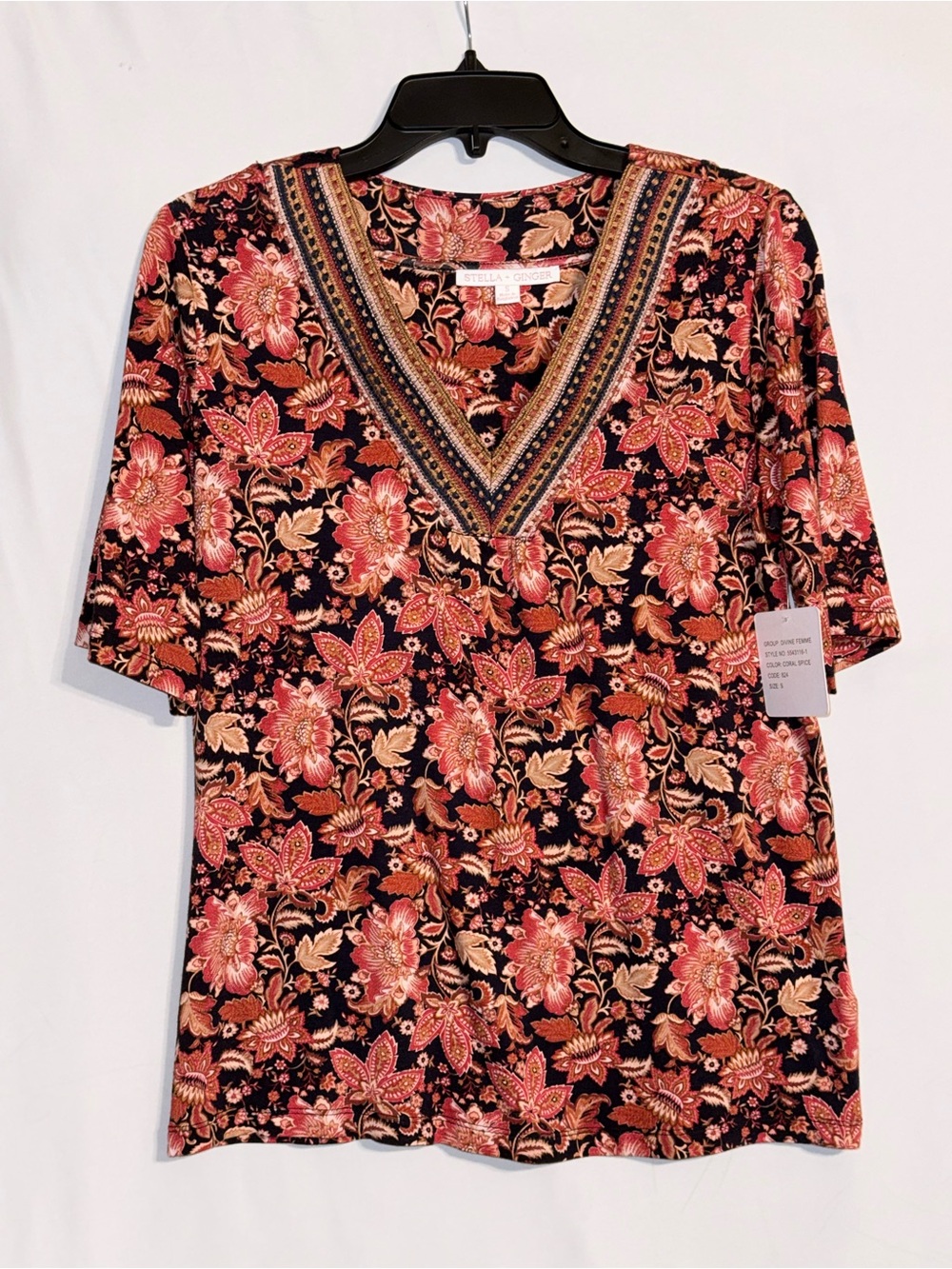 NWT Stella + Ginger Floral V-Neck Short Sleeve Top Size Small